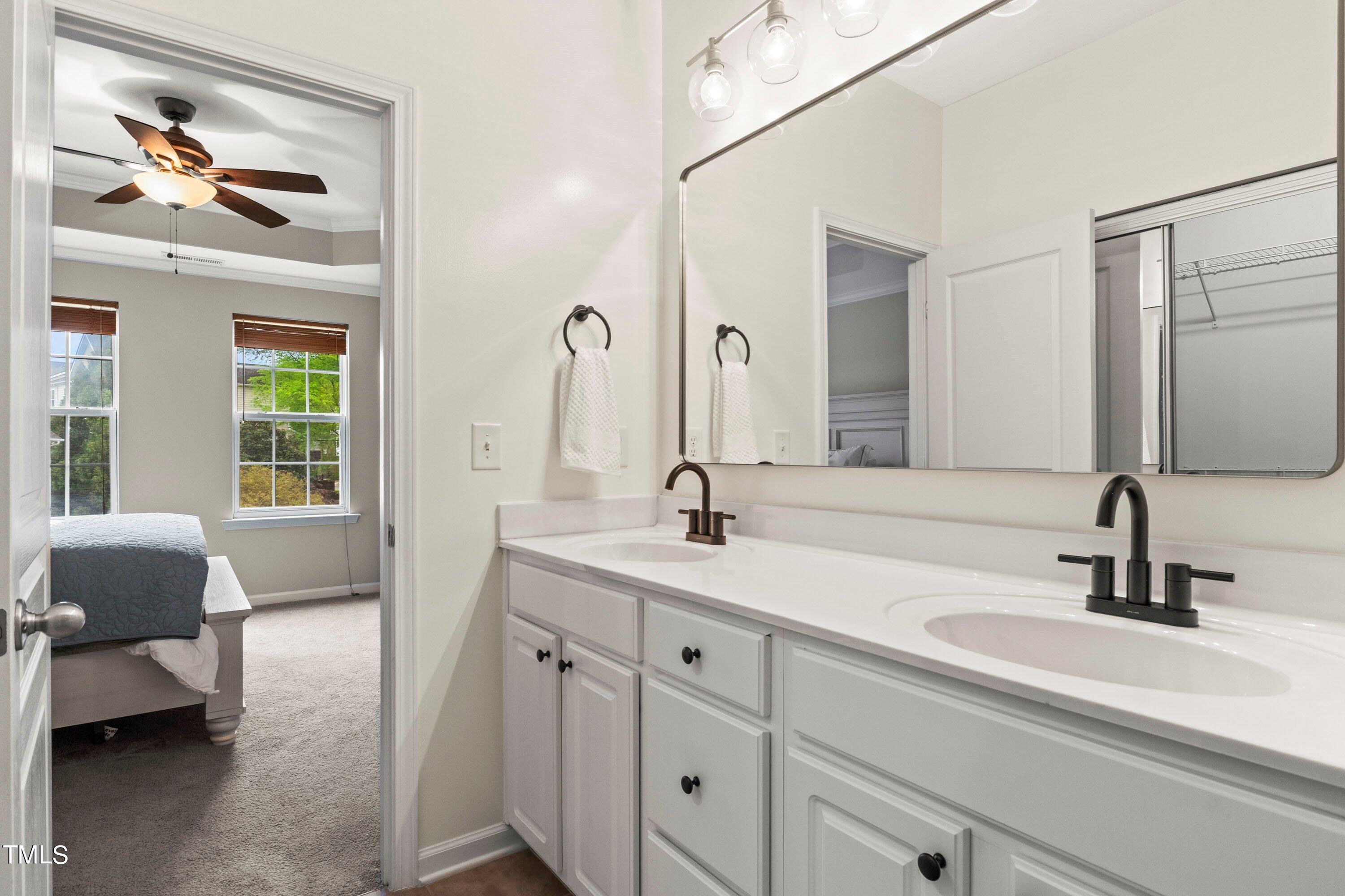 5476 Crescentview Parkway