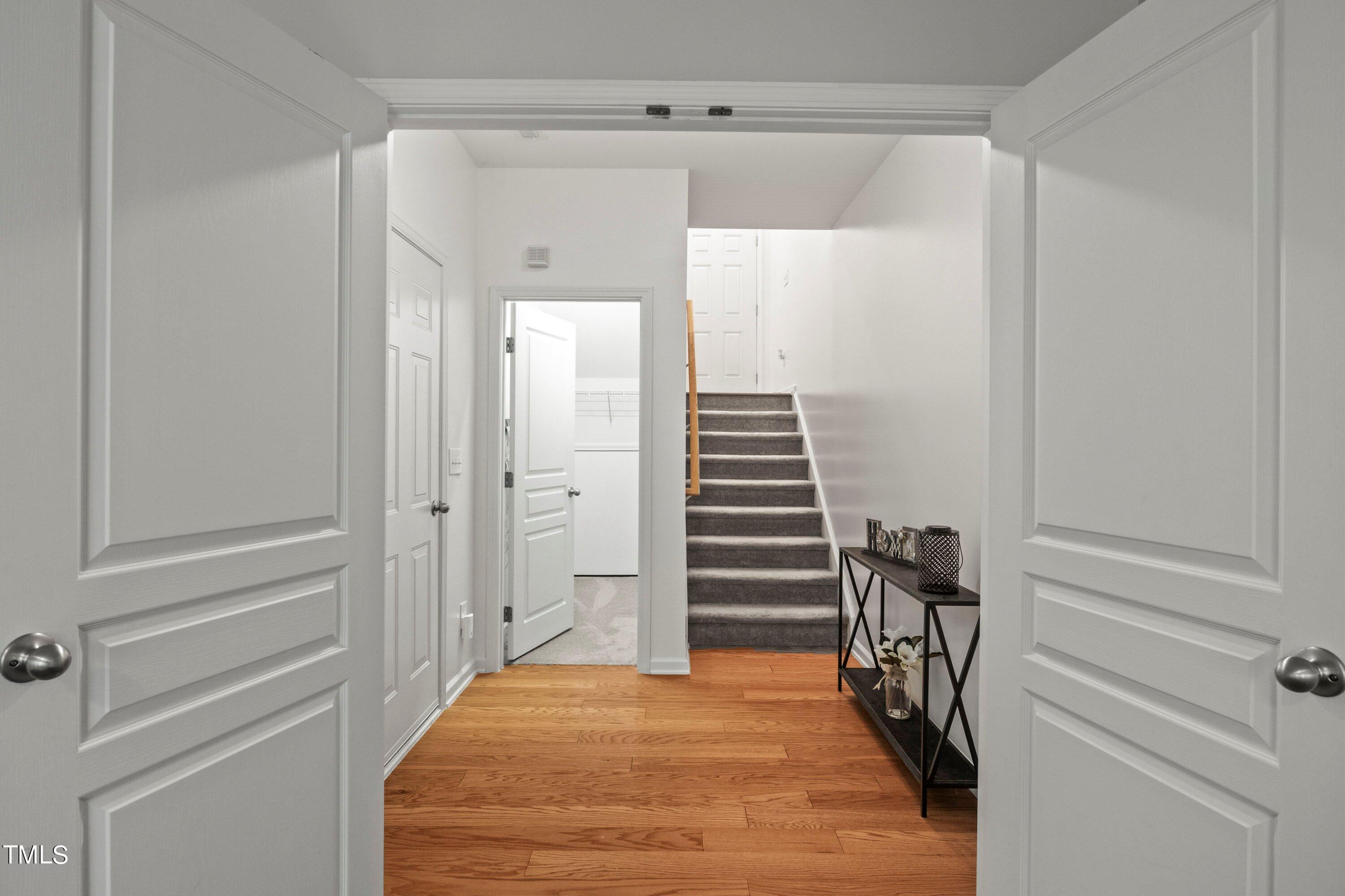 5476 Crescentview Parkway