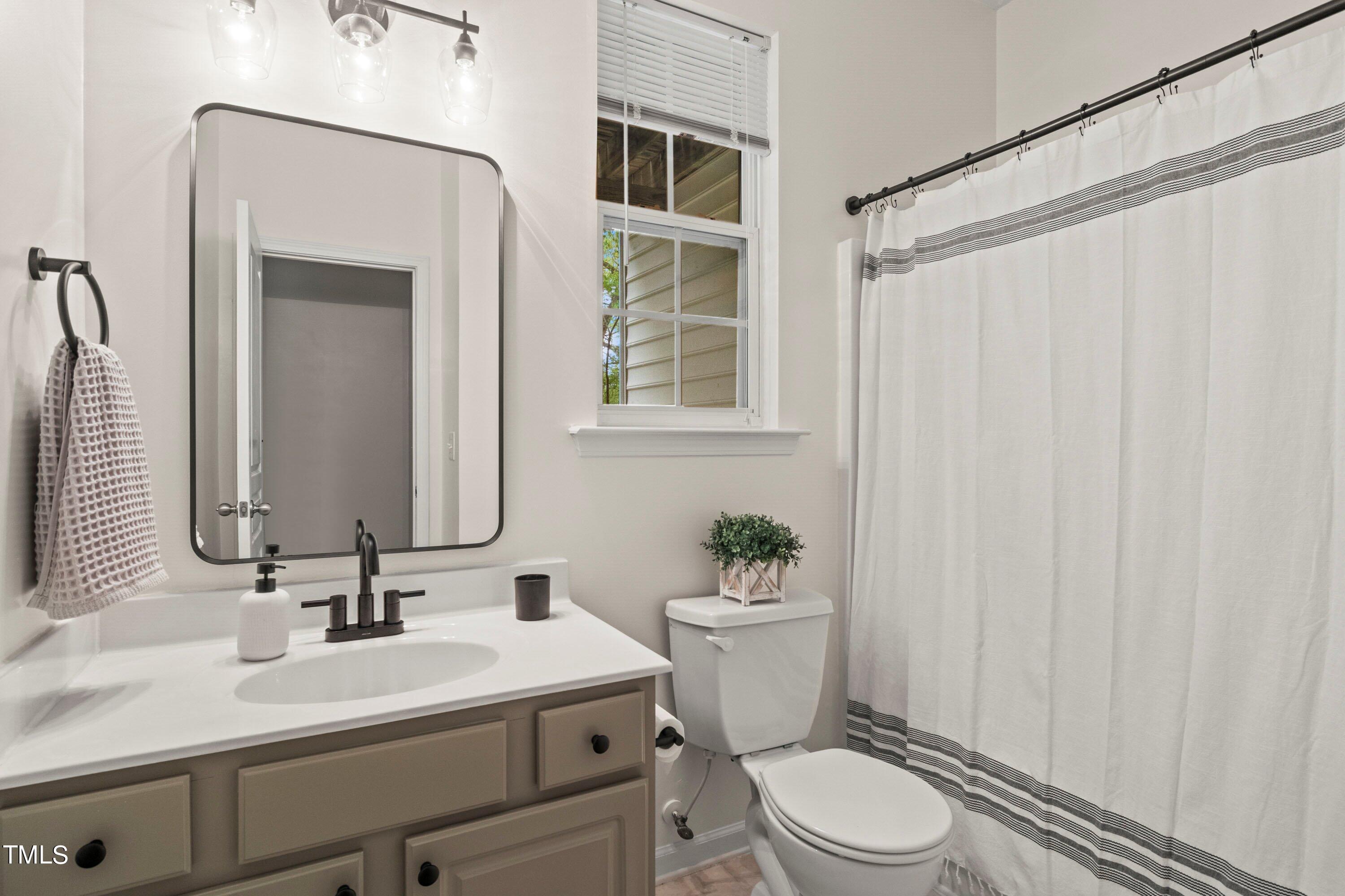 5476 Crescentview Parkway