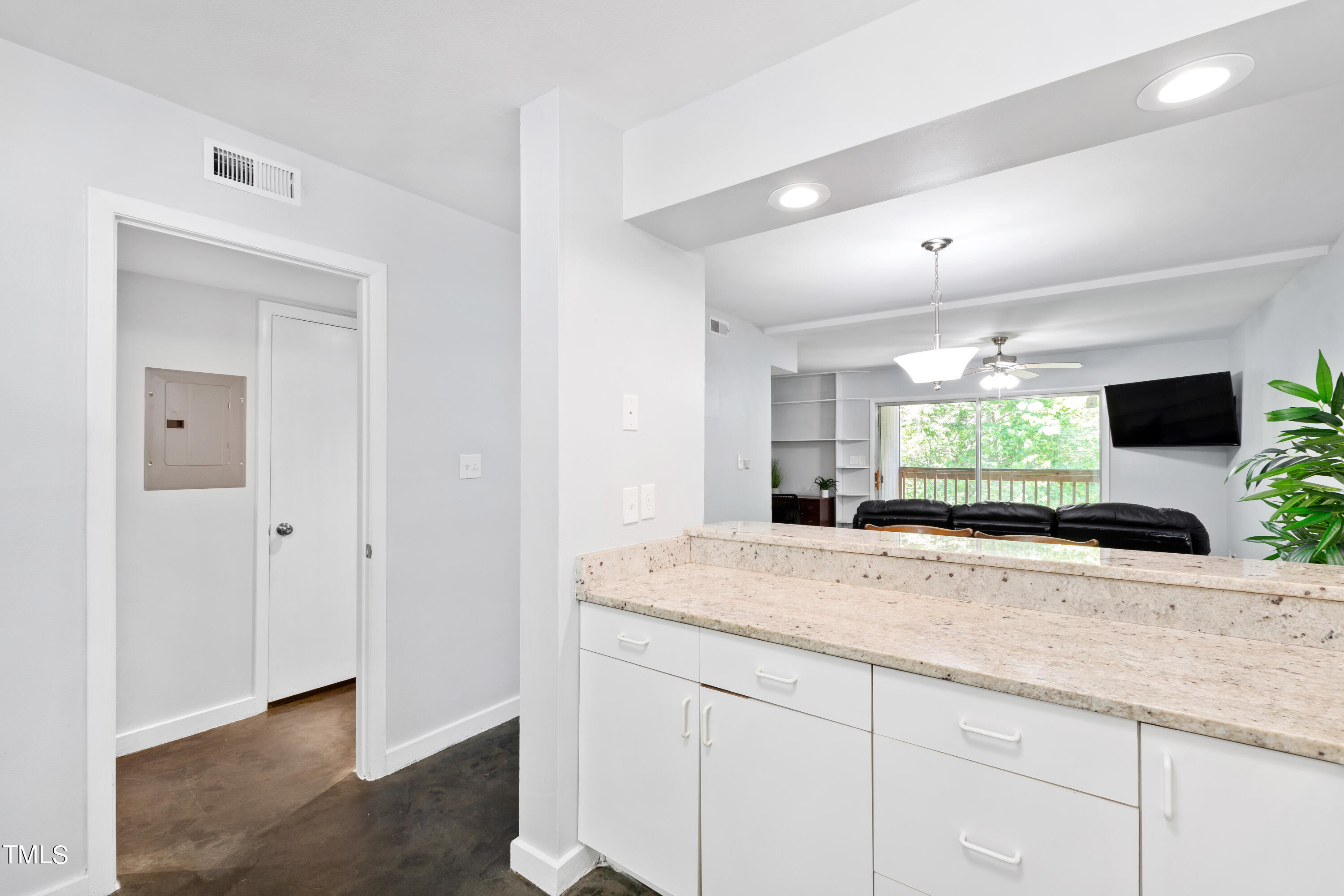 7122 Longstreet Drive # B