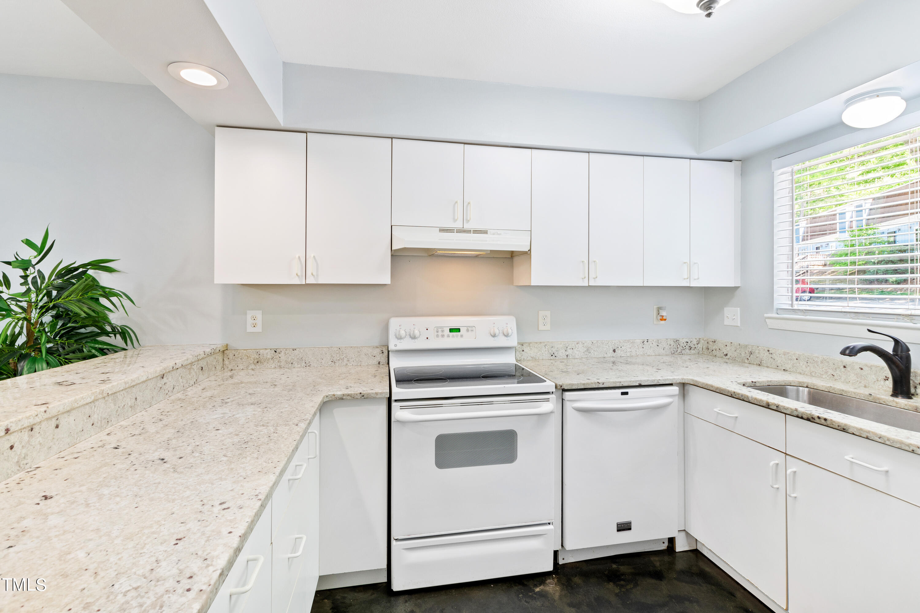 7122 Longstreet Drive # B