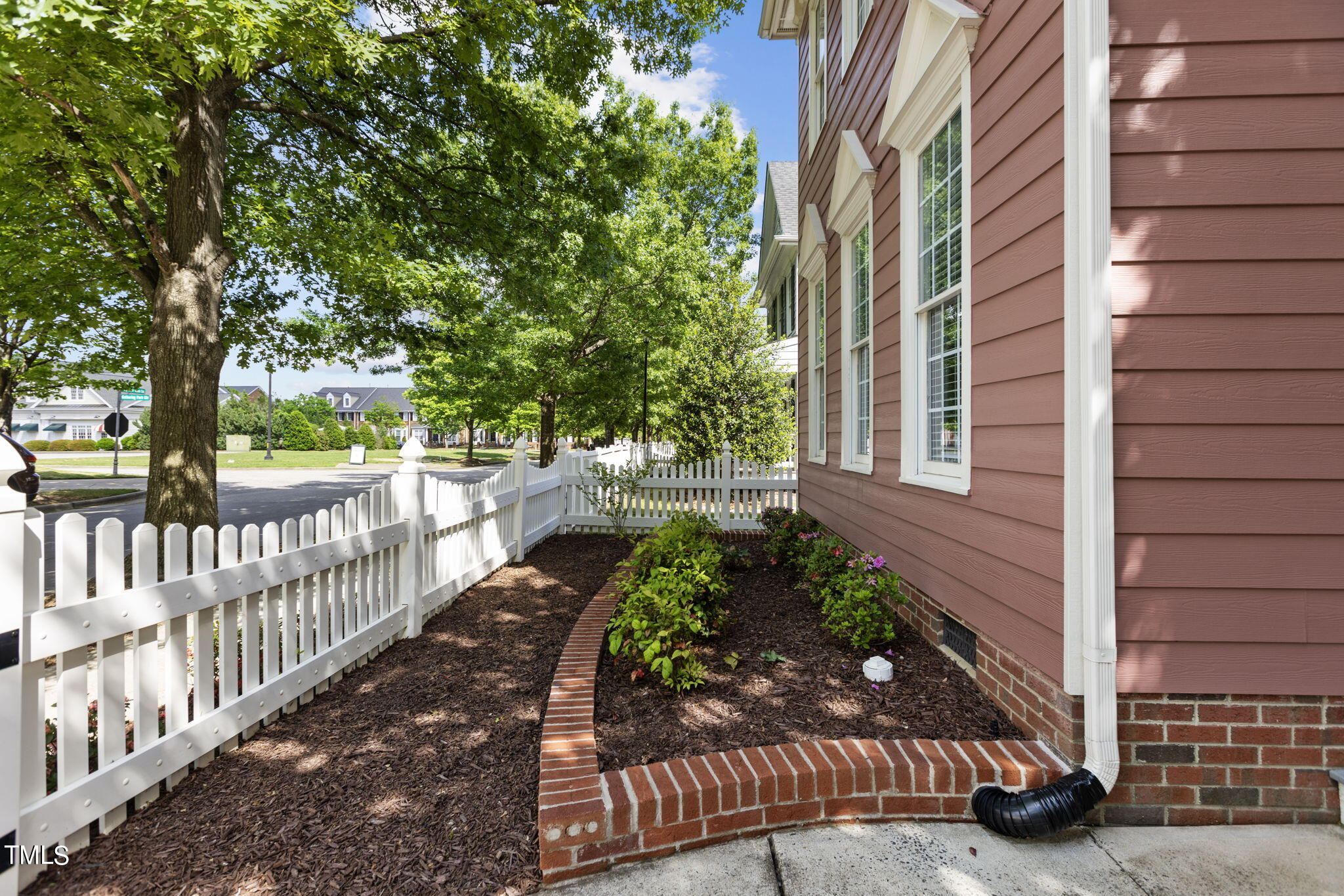 611 Carpenter Town Lane