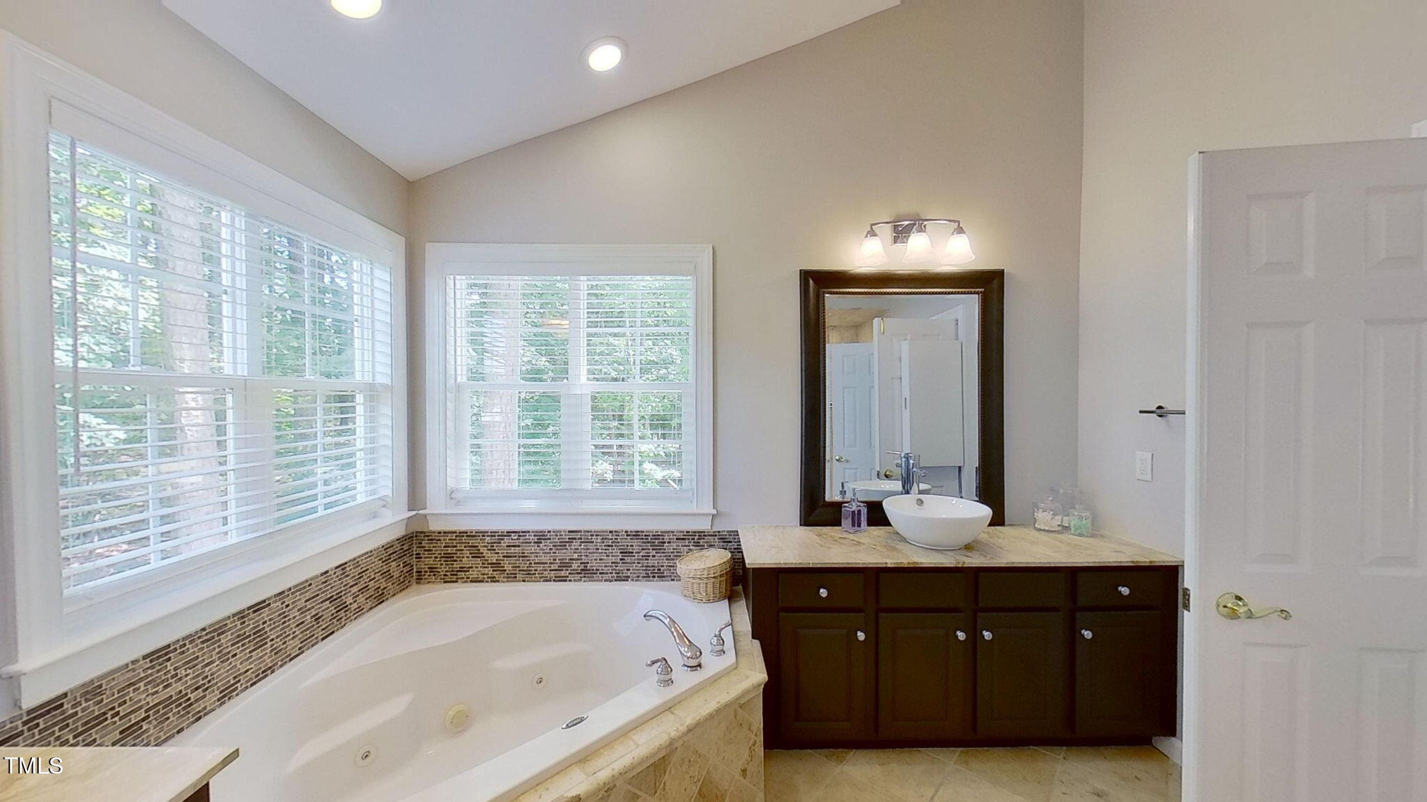 1256 Horsham Way