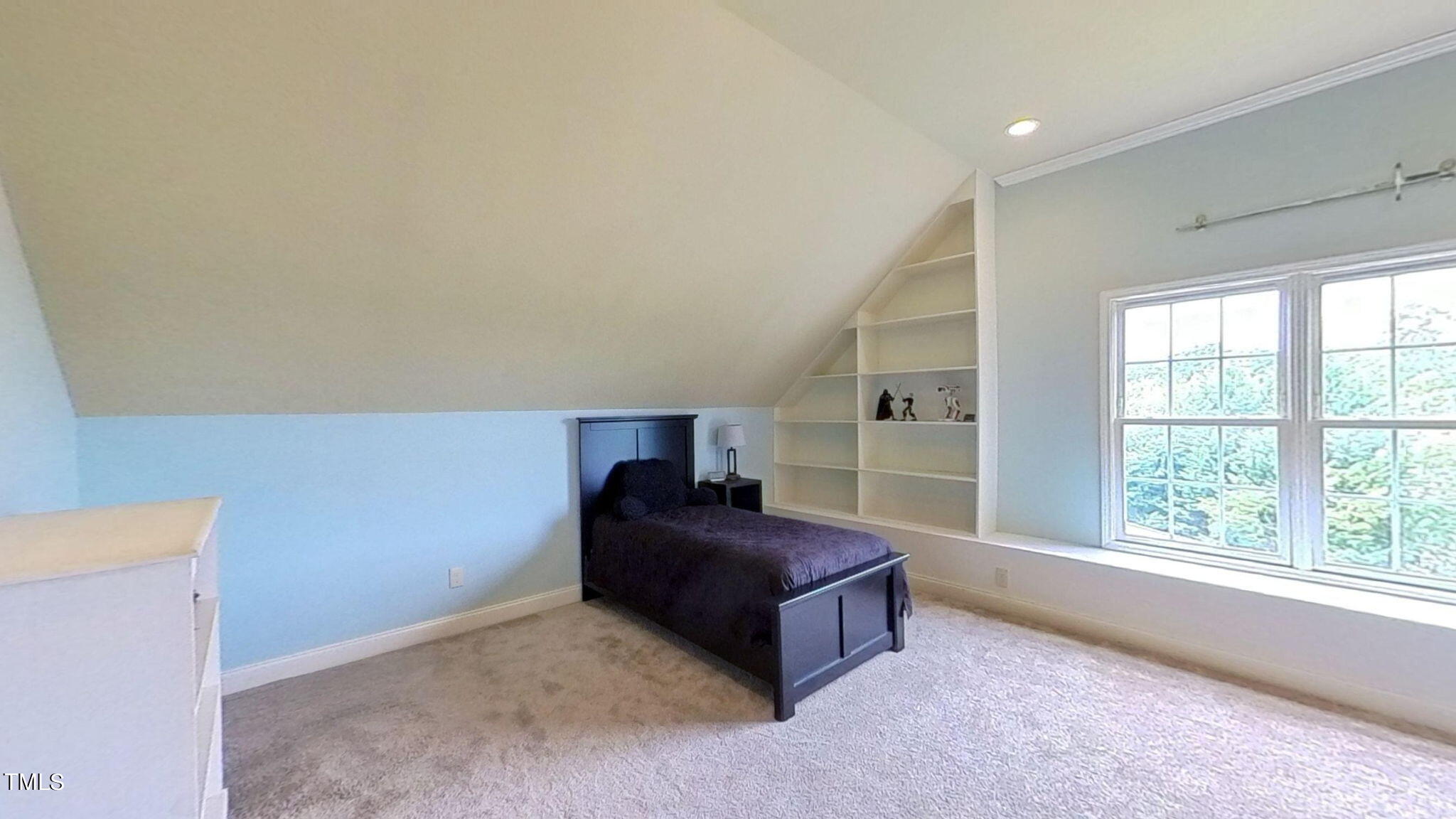 208 Kings Castle Drive