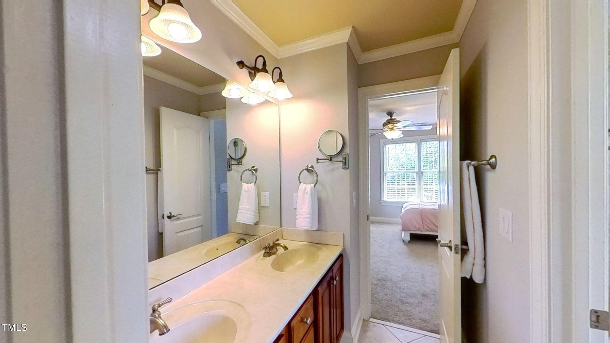 208 Kings Castle Drive