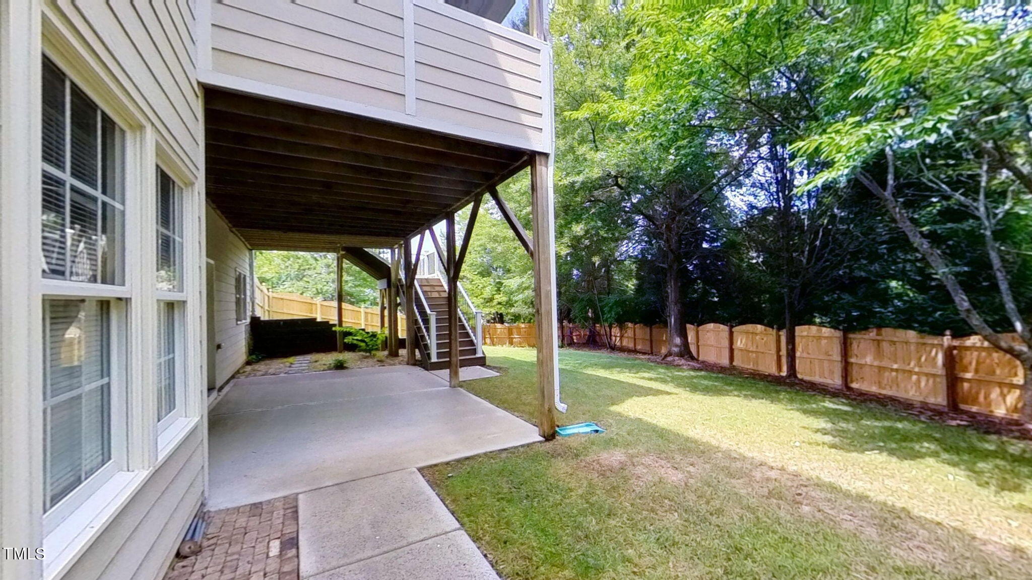 208 Kings Castle Drive