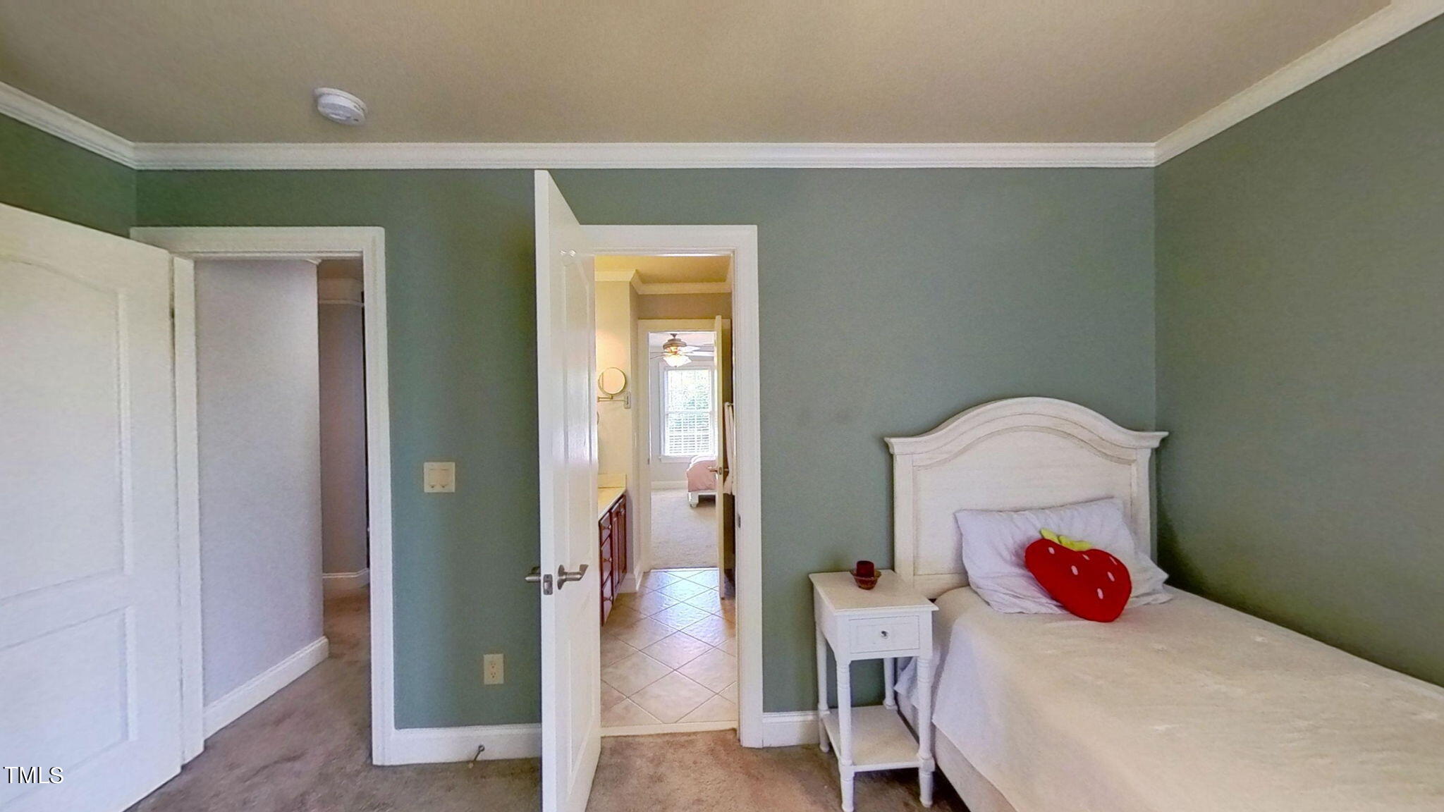 208 Kings Castle Drive