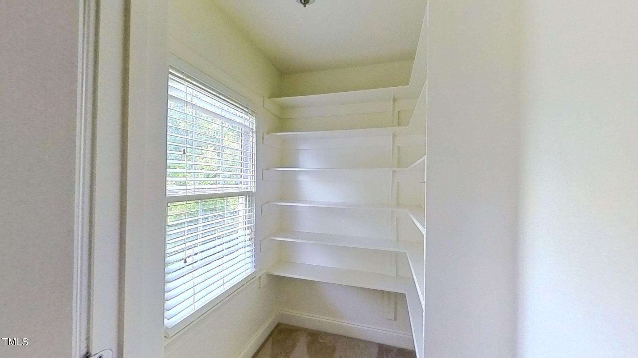 208 Kings Castle Drive