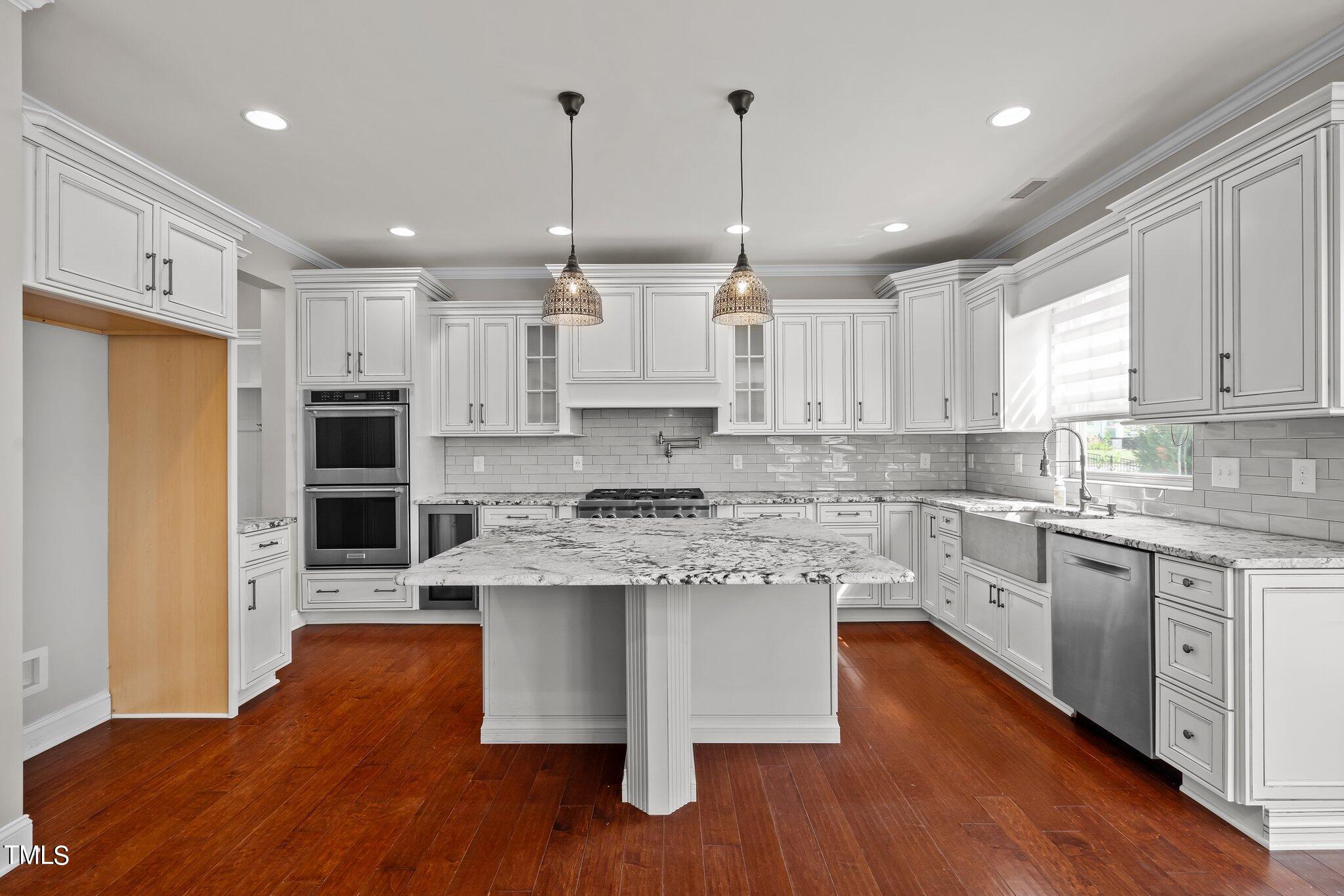 7105 Hinman Lane