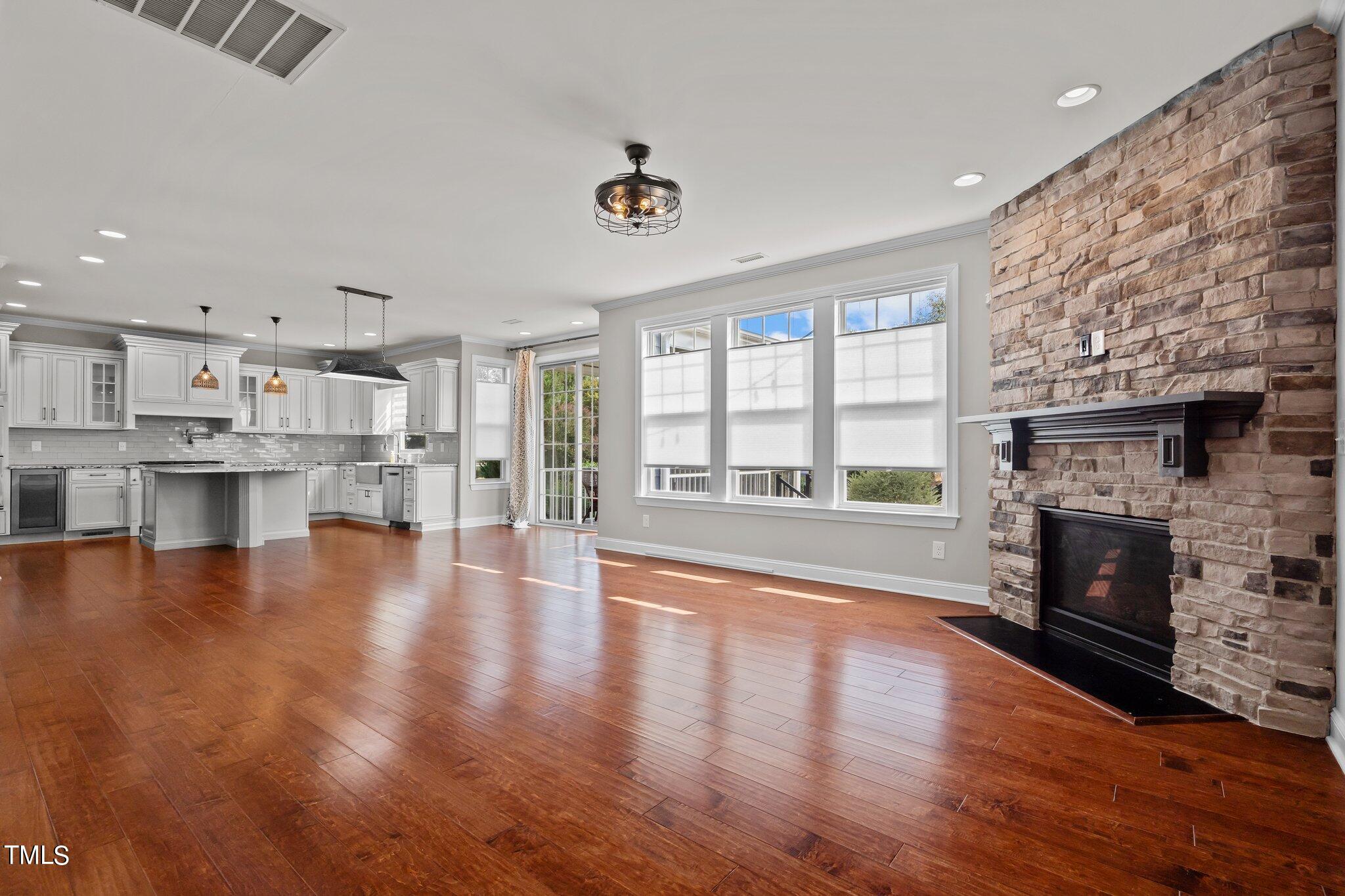 7105 Hinman Lane
