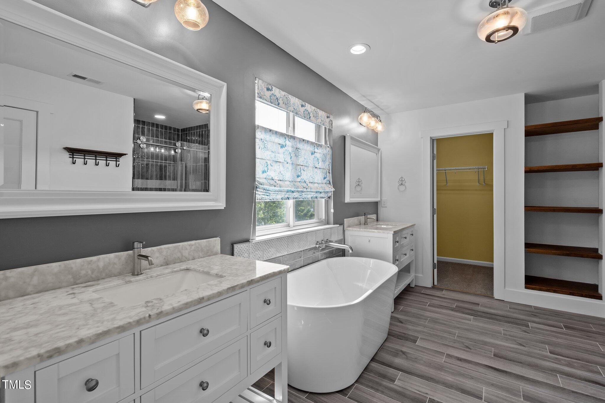 7105 Hinman Lane