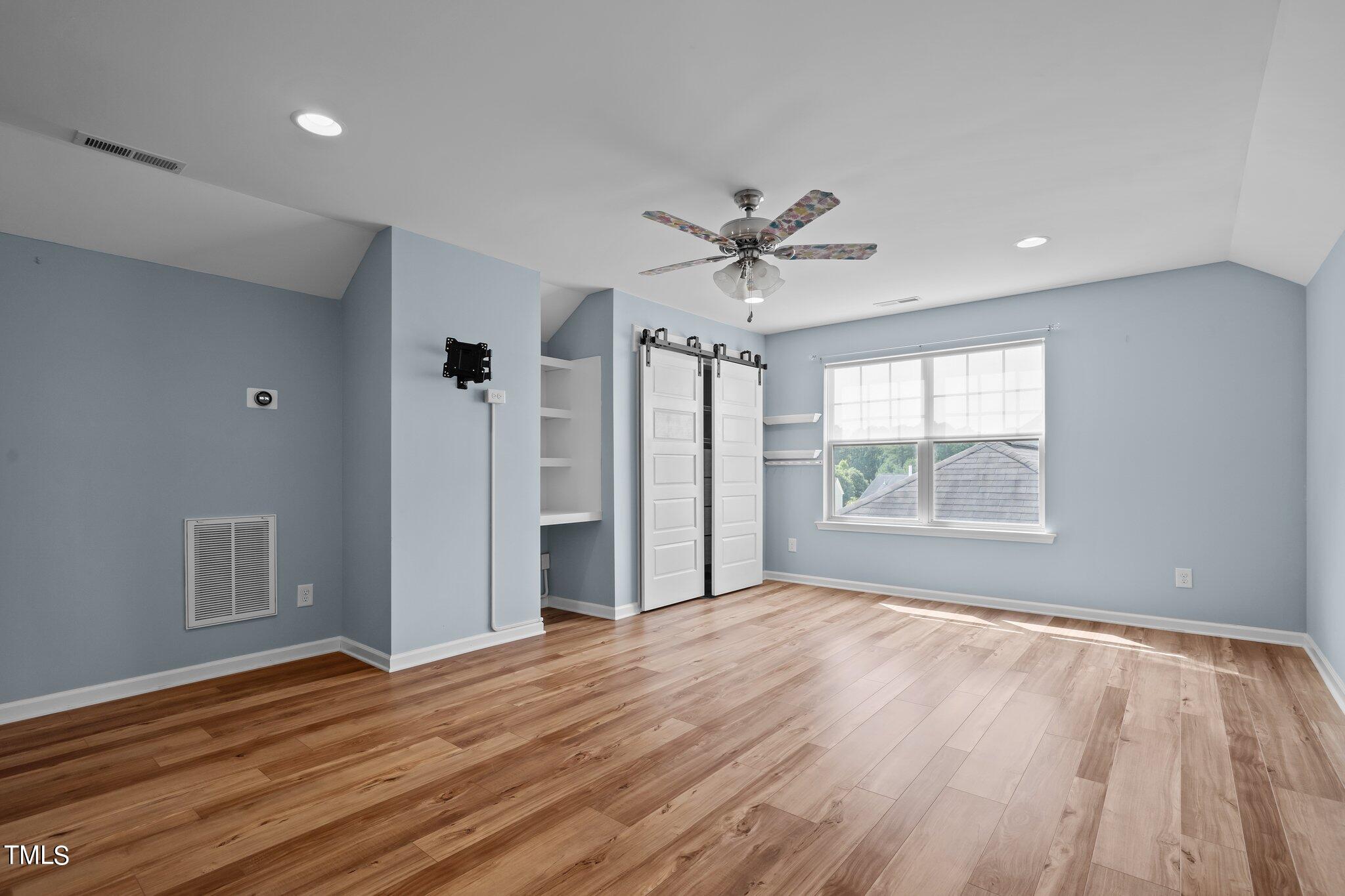 7105 Hinman Lane