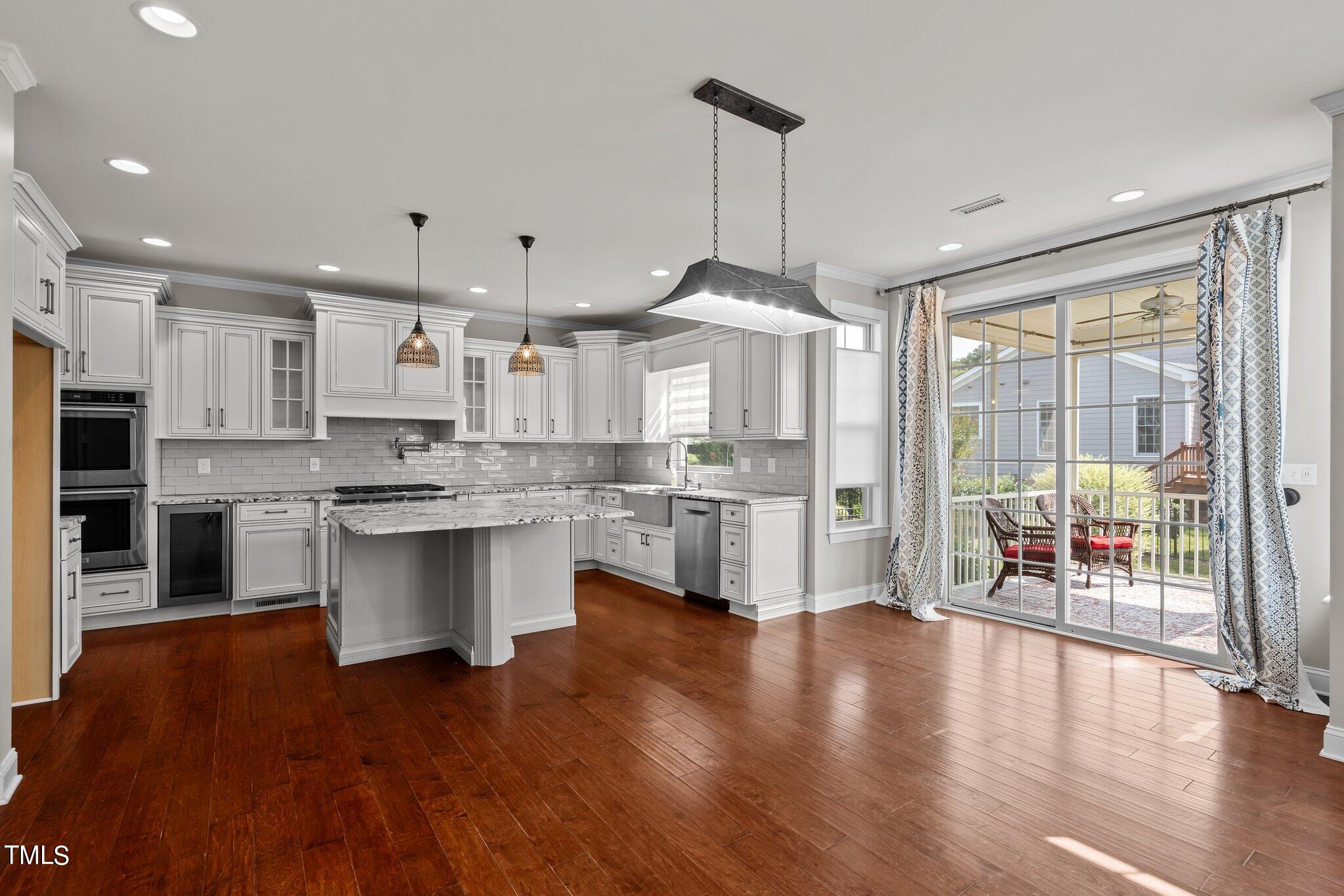 7105 Hinman Lane
