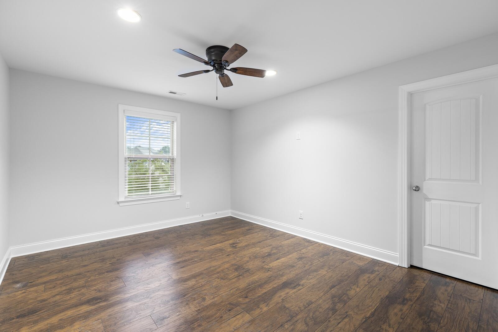 120 Greenhurst Circle