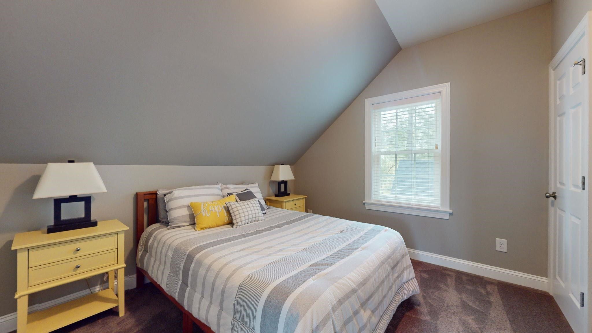 206 Lansbrooke Lane