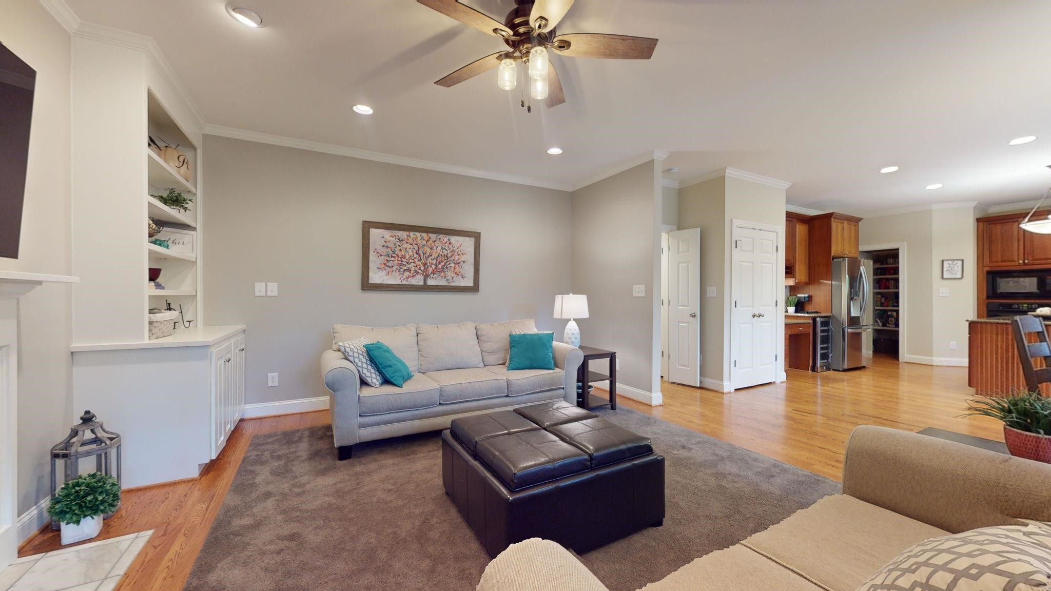 206 Lansbrooke Lane