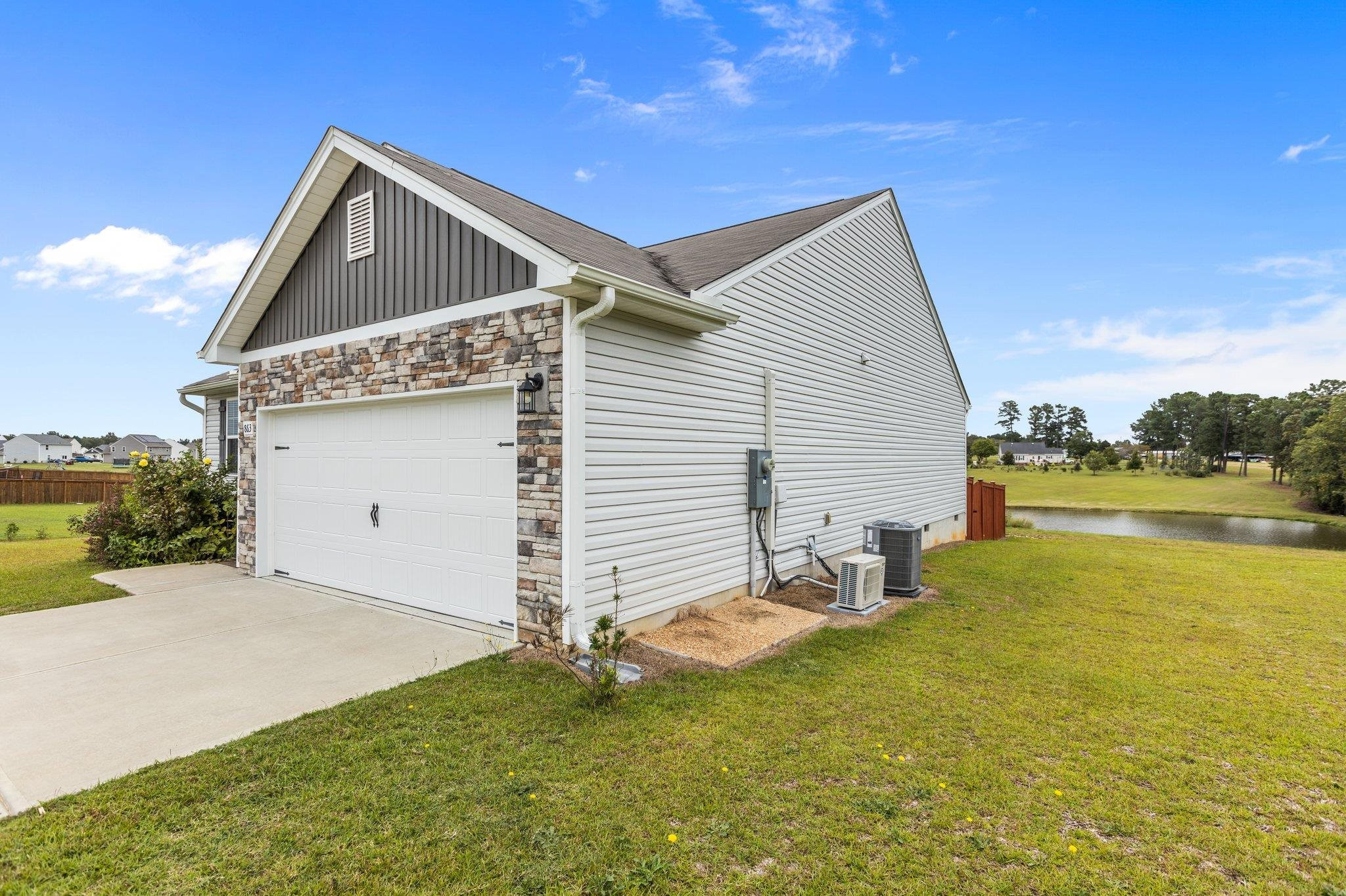 863 Avery Pond Drive