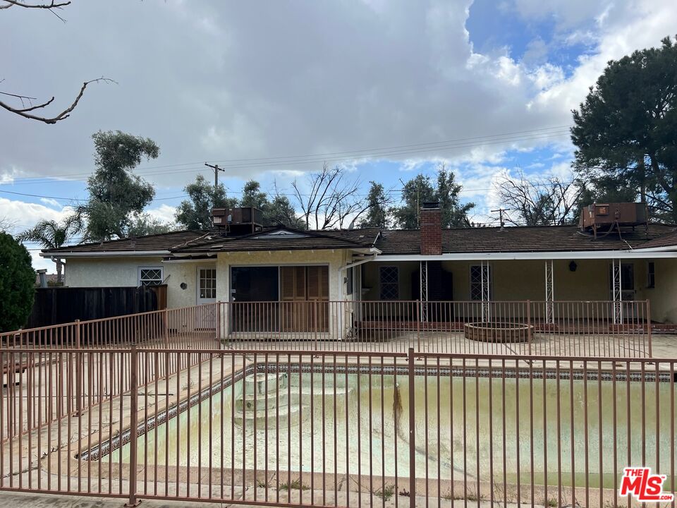 13460 Dronfield Ave