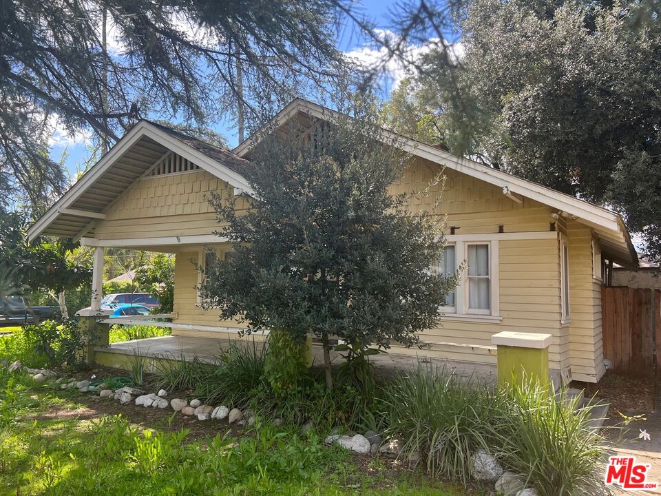 103 S Craig Ave