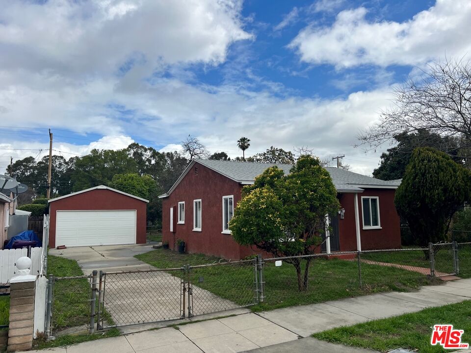 2035 W Canton St