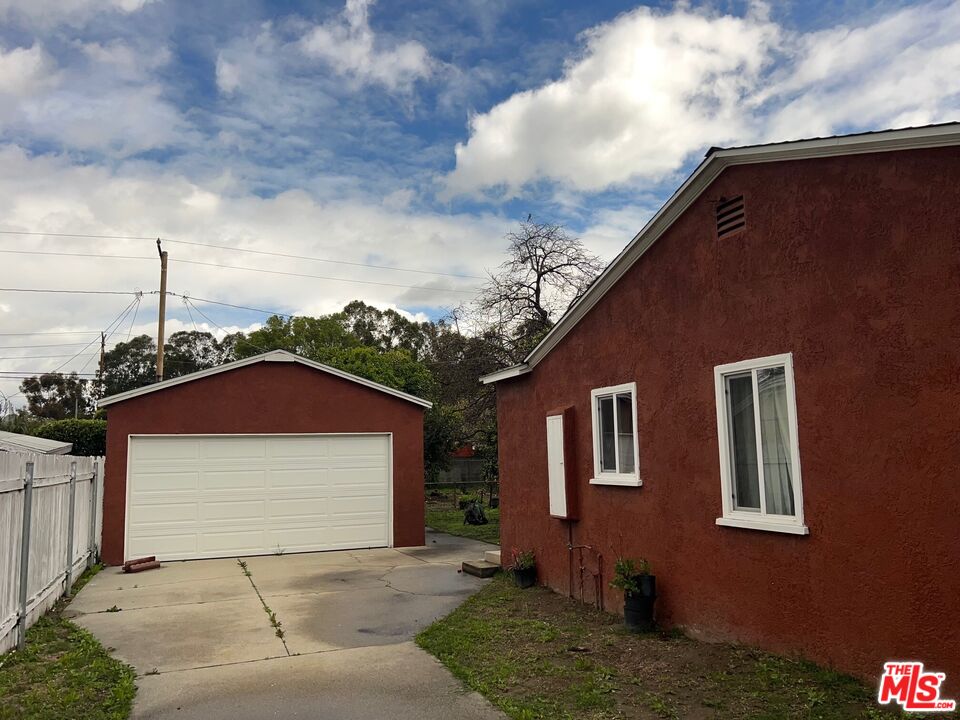 2035 W Canton St