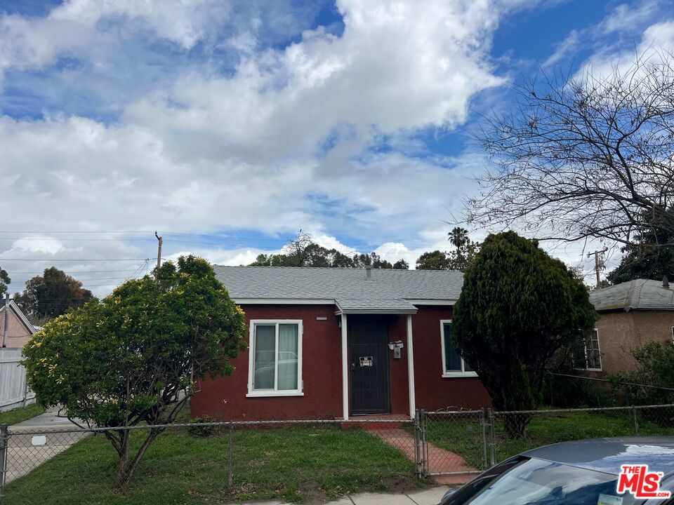 2035 W Canton St