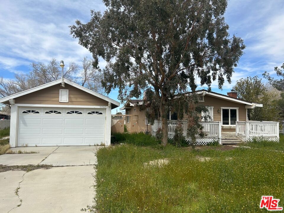9707 E Avenue S4