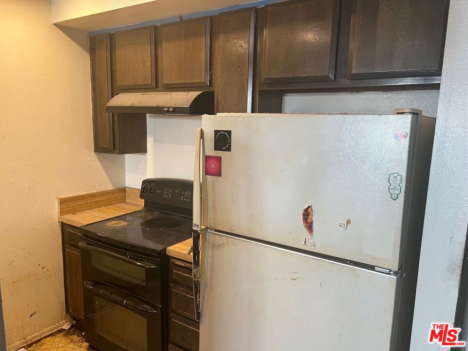 740 N Kings Rd Unit: 325