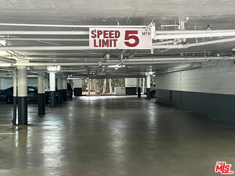 740 N Kings Rd Unit: 325