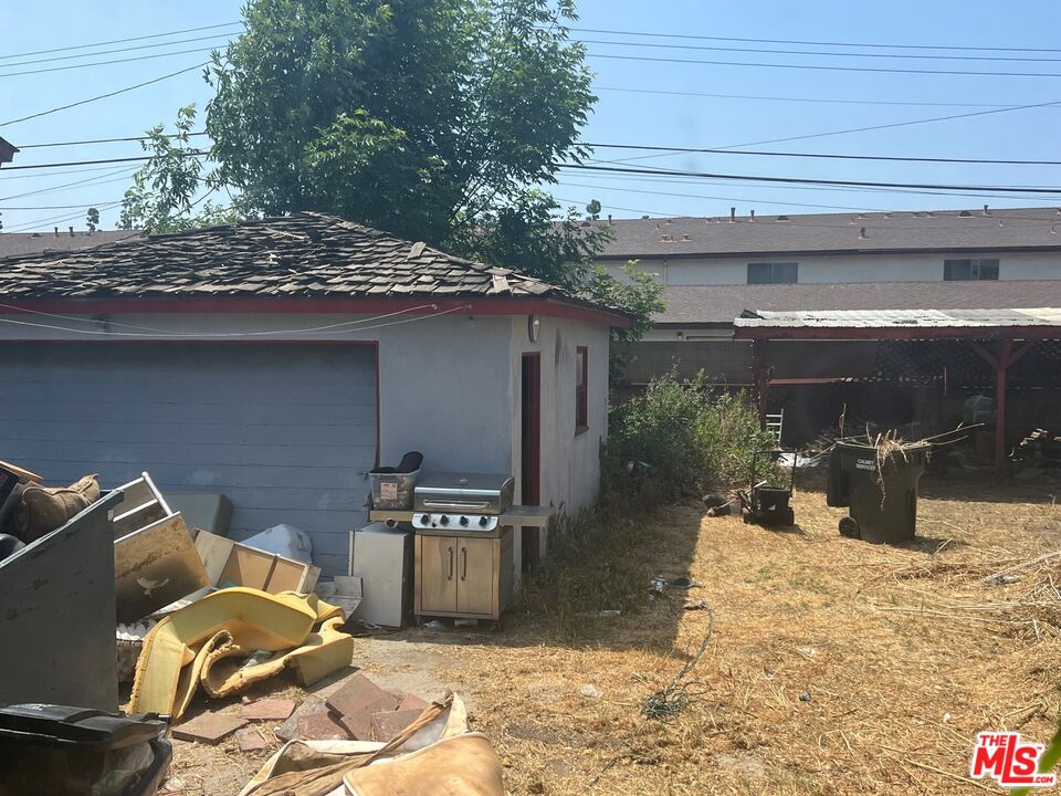10915 Cord Ave