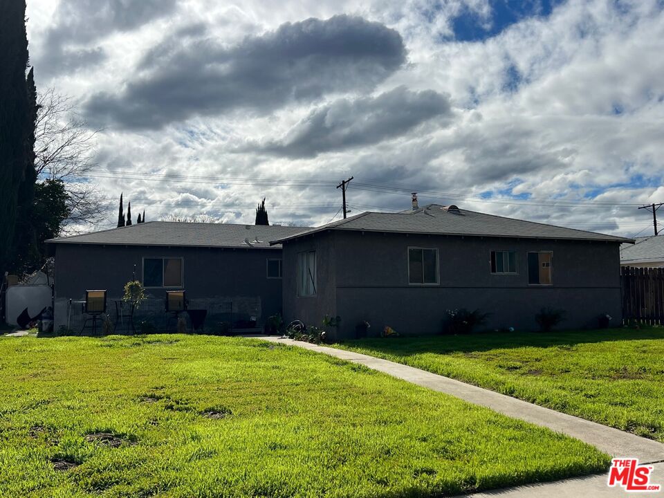 22632 Roscoe Blvd