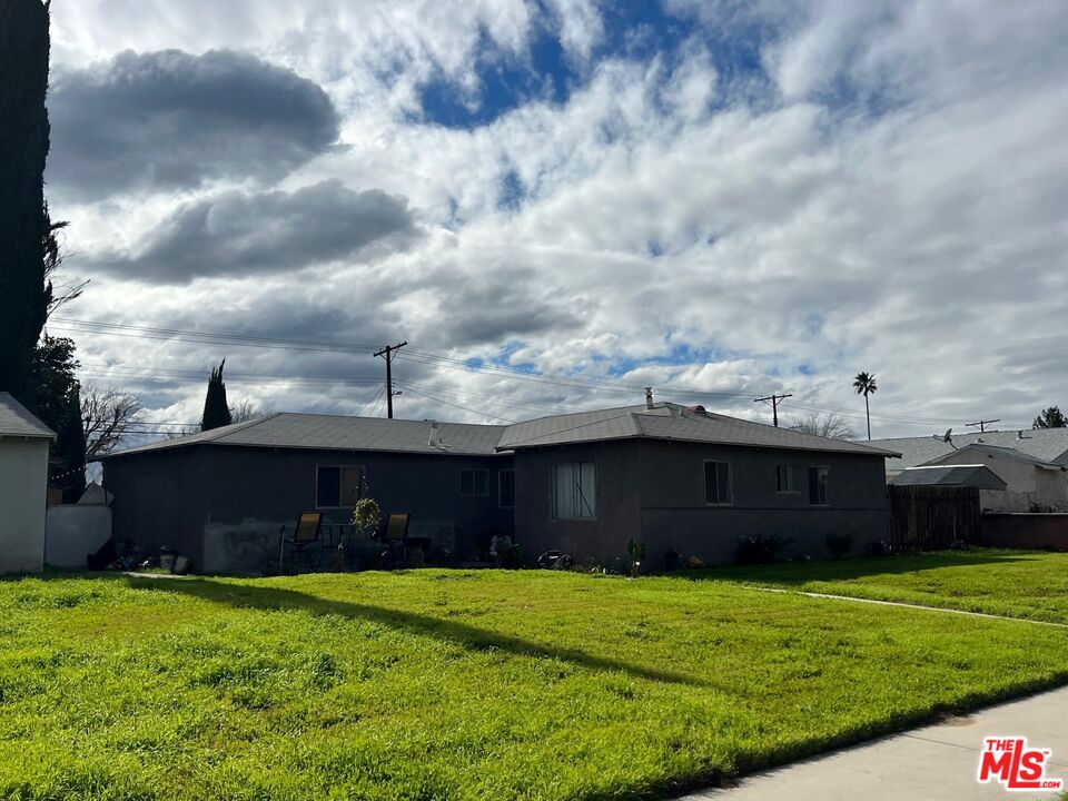 22632 Roscoe Blvd