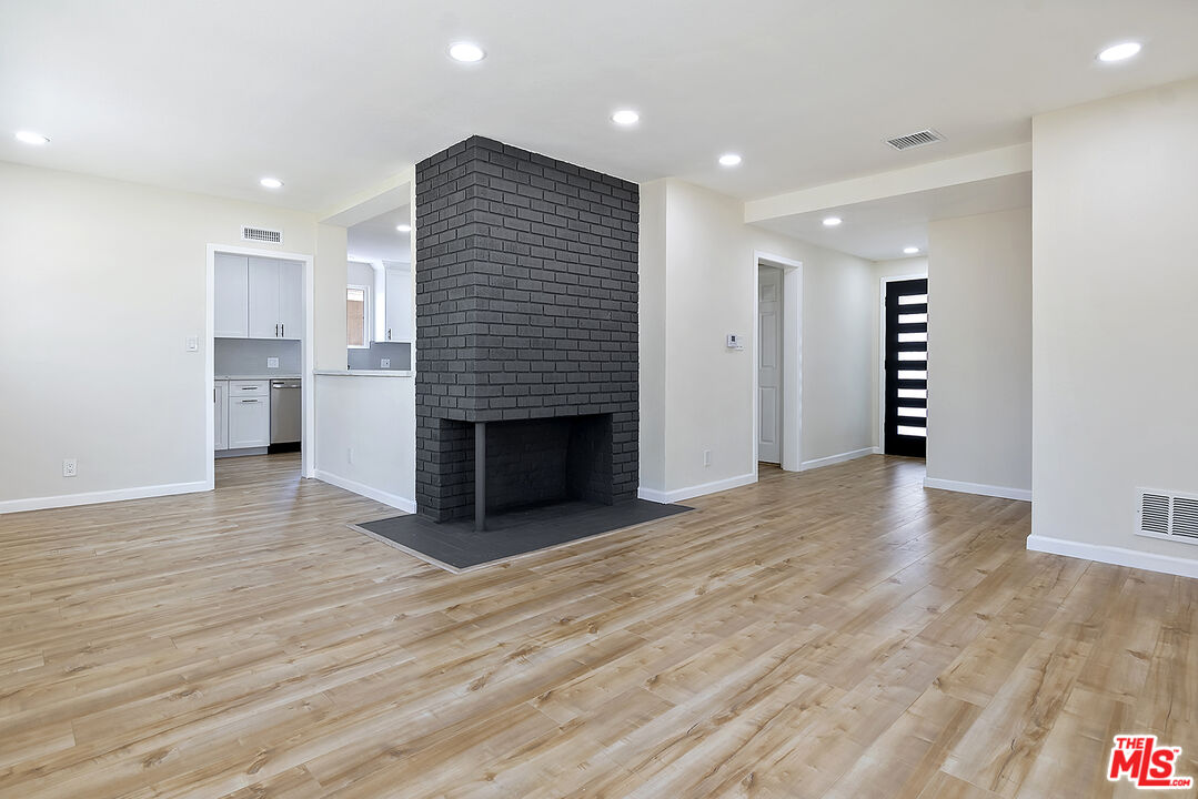 7114 Bothwell Rd