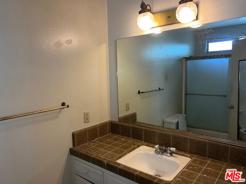 5155 W Avenue L14