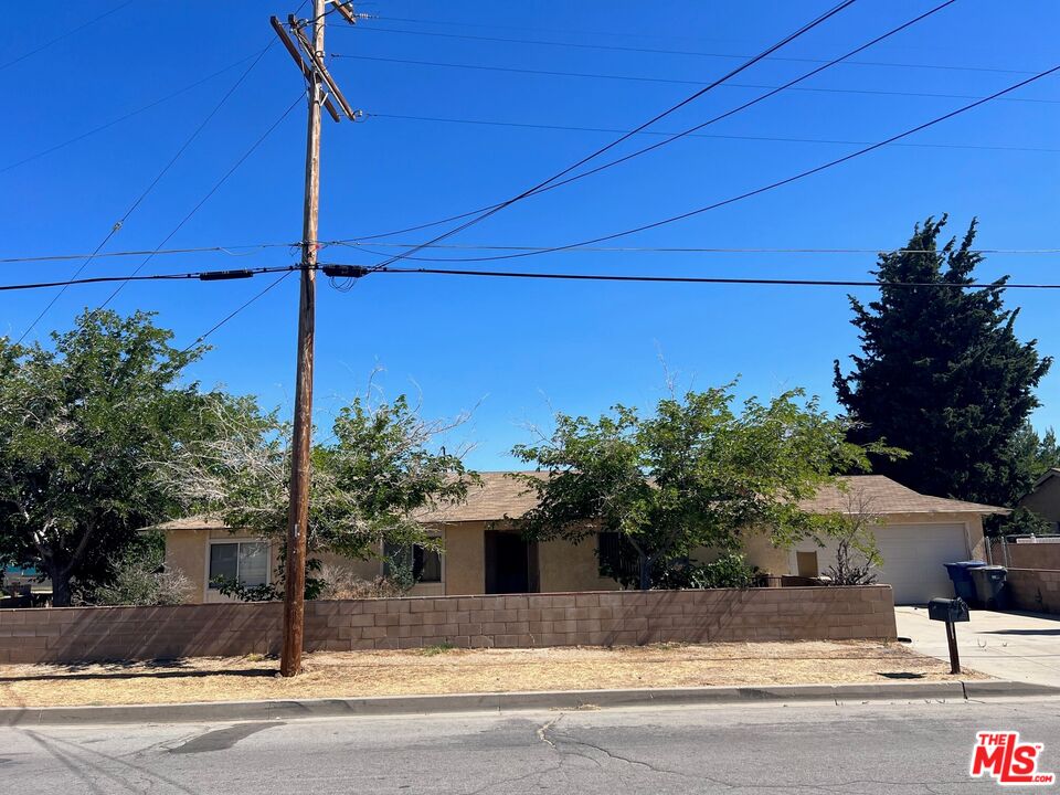 5155 W Avenue L14