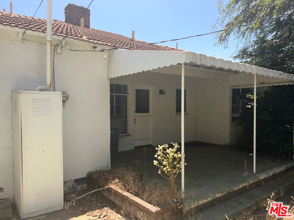 1439 El Miradero Ave