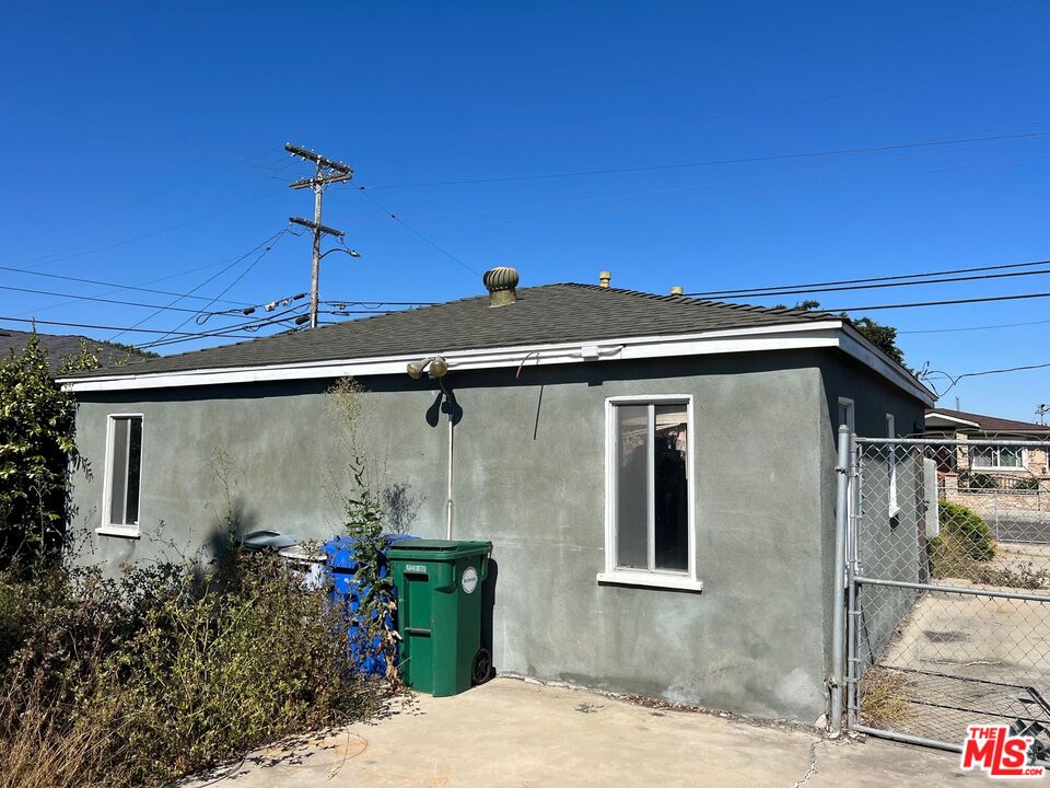 15307 Larch Ave