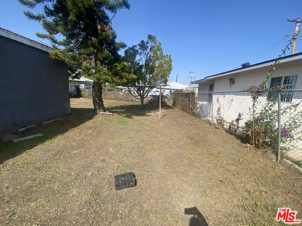 15307 Larch Ave
