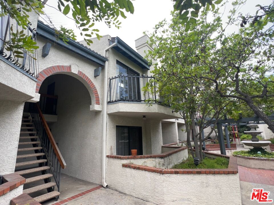 315 S Harvard Blvd Unit: 203
