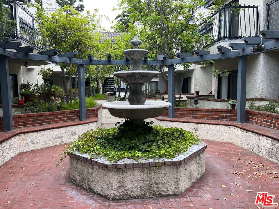 315 S Harvard Blvd Unit: 203