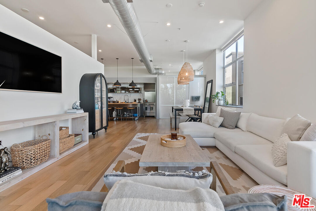 4080 Glencoe Ave Unit: 311