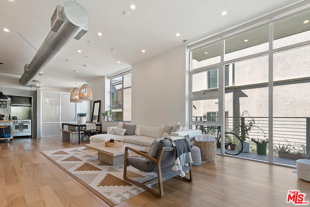 4080 Glencoe Ave Unit: 311