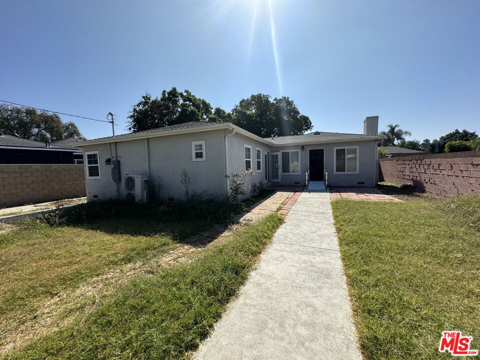 5243 E Village Rd