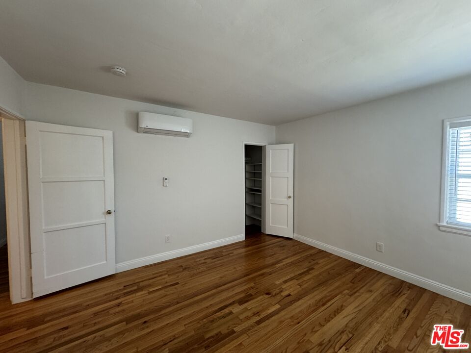 5243 E Village Rd