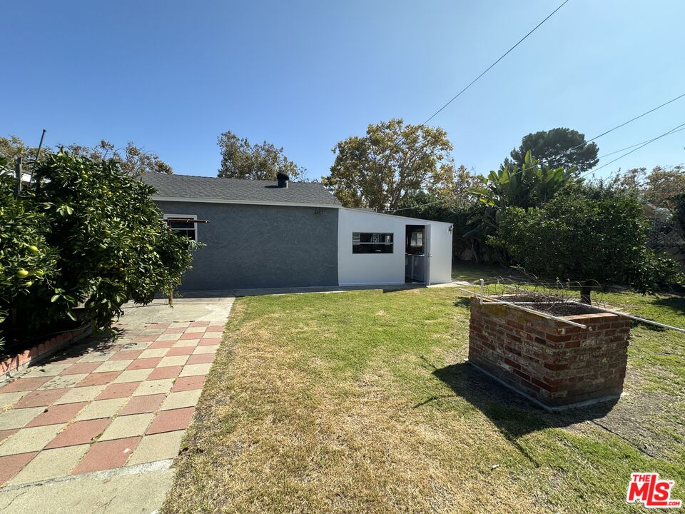 4215 Heather Rd