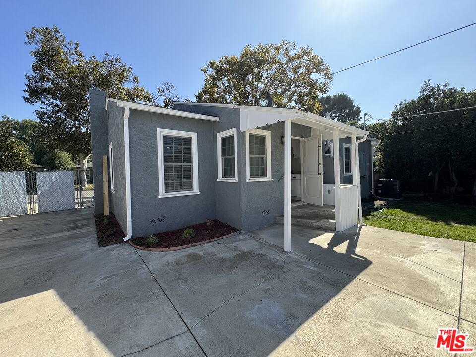 4215 Heather Rd