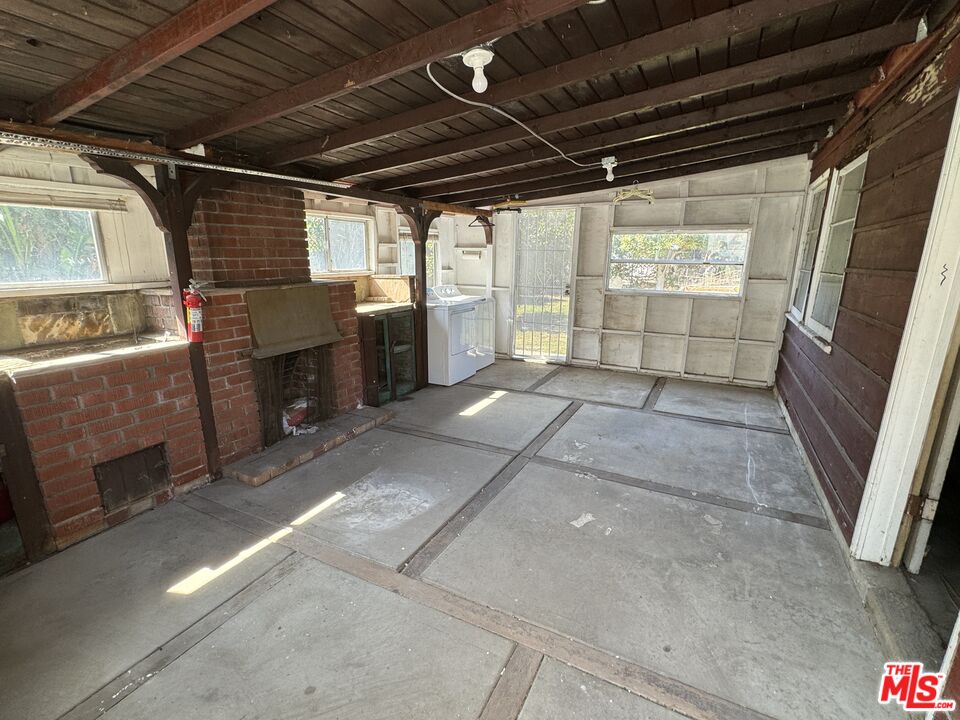 4215 Heather Rd