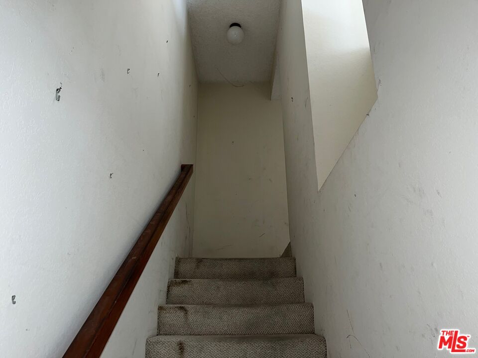 1100 E 4th St Unit: E