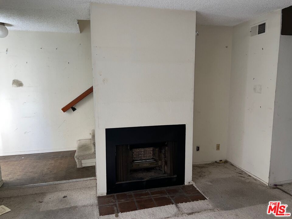 1100 E 4th St Unit: E