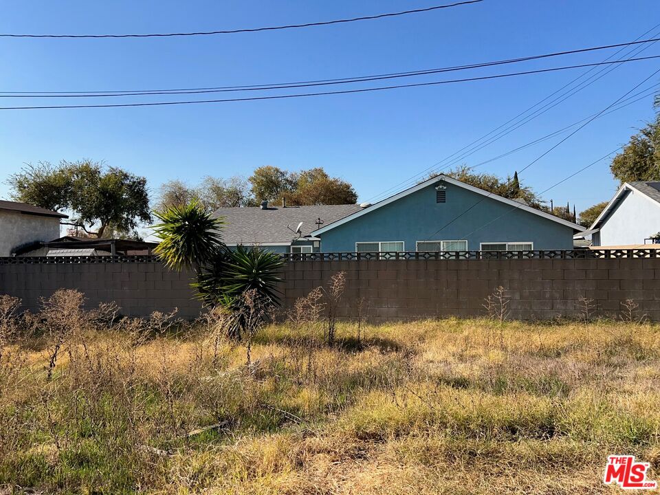 1985 Mountain Ave